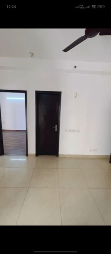 Room in 2 BHK Apartment at Ajnara Le Garden, Sector 16b Greater Noida – for Sale