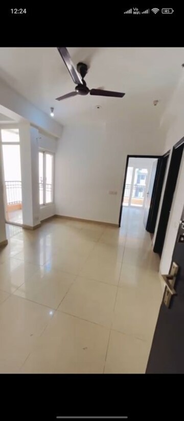 Room in 2 BHK Apartment at Ajnara Le Garden, Sector 16b Greater Noida – for Sale