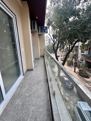 Balcony in 6+ BHK Builder Floor at Green Park – for Rent