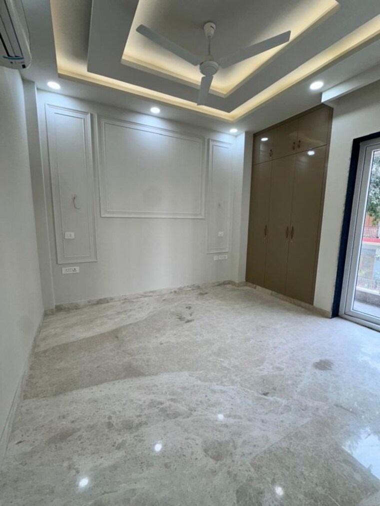 Room, green park 6+ Bedroom 200 Sq.Ft. Builder Floor In Green Park Delhi 9811334