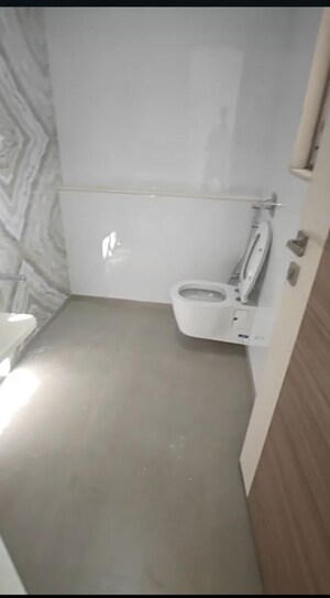 2 BHK Apartment For Rent in Chandak Cornerstone, Worli