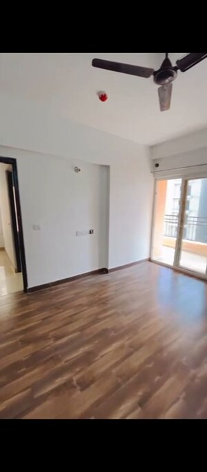 Room in 2 BHK Apartment at Spring Meadows, Tech Zone 4 Greater Noida – for Sale