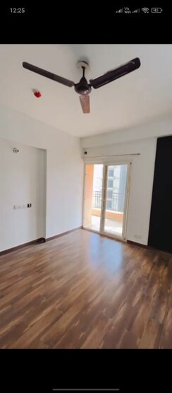 2 BHK Apartment For Sale in Spring Meadows