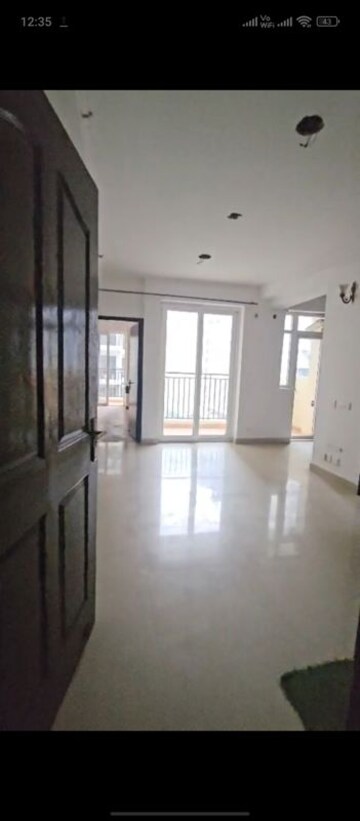 Room in 2 BHK Apartment at Spring Meadows, Tech Zone 4 Greater Noida – for Sale