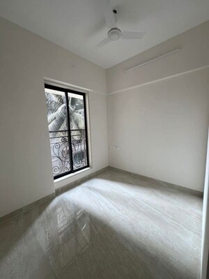 Room in 1.5 BHK Apartment at Chandiwala Pearl Heaven, Andheri East – for Rent