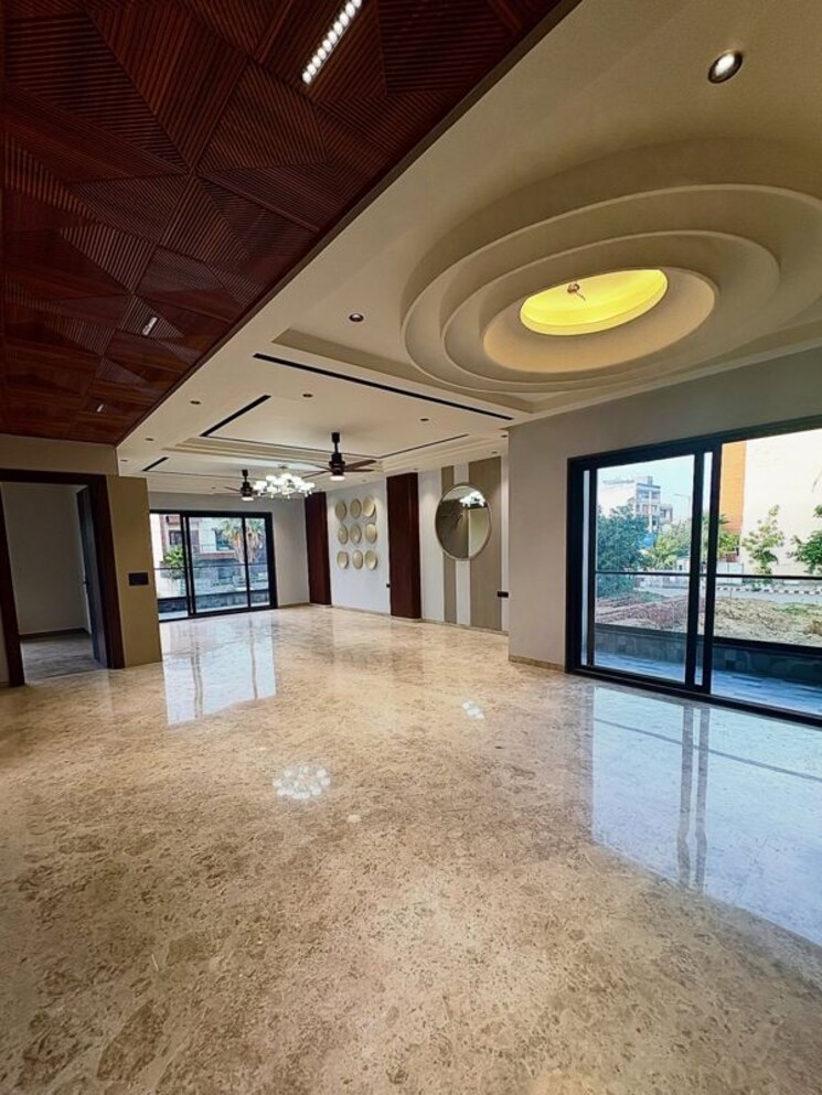  Parking, sector 85 4 Bedroom 400 Sq.Yd. Builder Floor In Sector 85 Faridabad 9811361