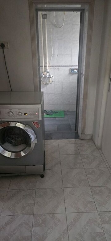 Bathroom in 4 BHK Villa at Chembur – for Sale