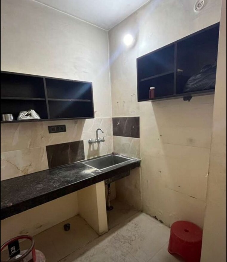 Kitchen, lalbagh 2 Bedroom 820 Sq.Ft. Apartment In Lalbagh Lucknow 9811417