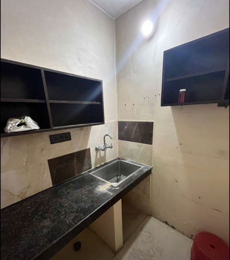 Kitchen, lalbagh 2 Bedroom 820 Sq.Ft. Apartment In Lalbagh Lucknow 9811417