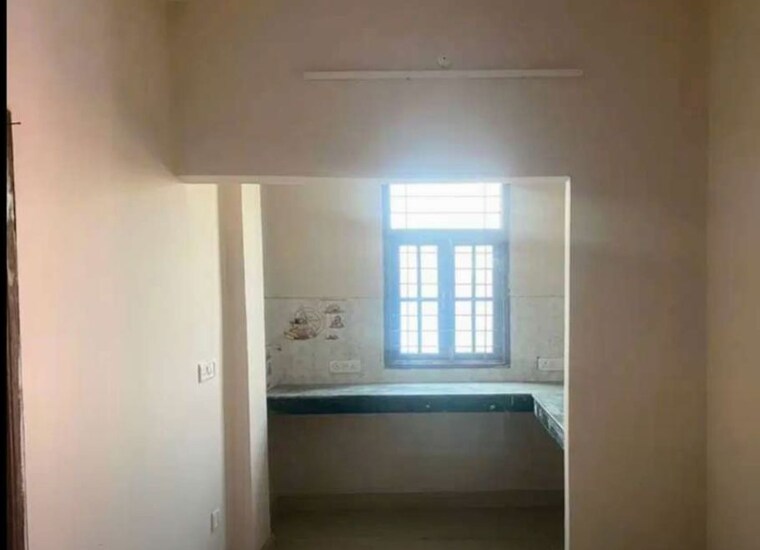 Room, lalbagh 2 Bedroom 820 Sq.Ft. Apartment In Lalbagh Lucknow 9811417
