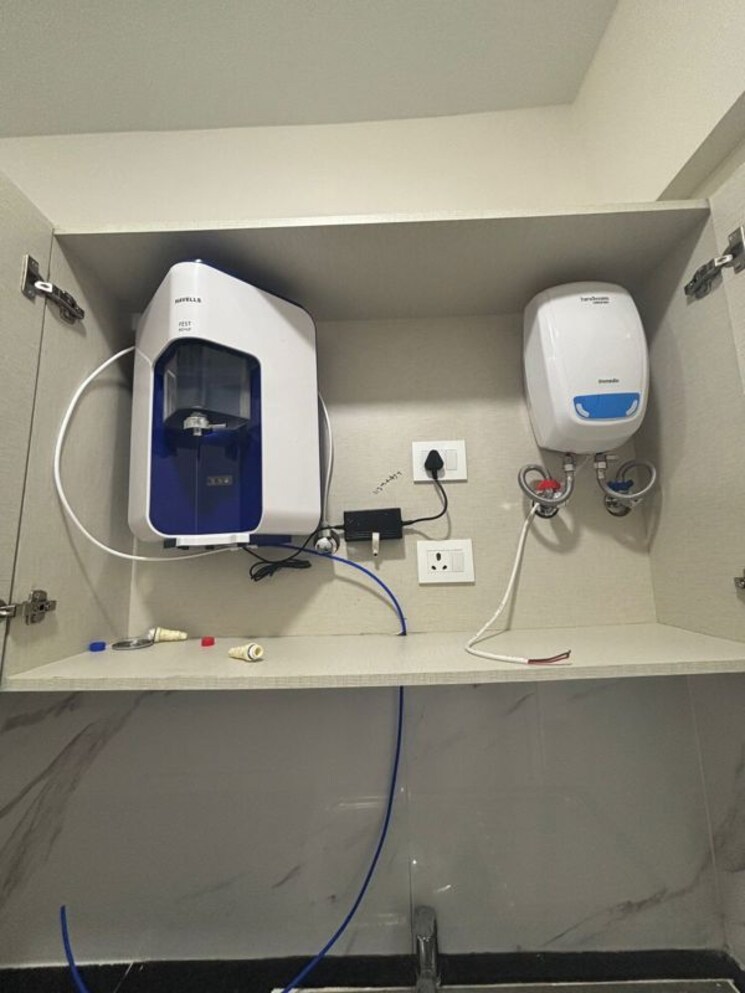 Master Bedroom, smart-world-gems 3.5 Bedroom 1494 Sq.Ft. Builder Floor In Sector 89 Gurgaon 9811423