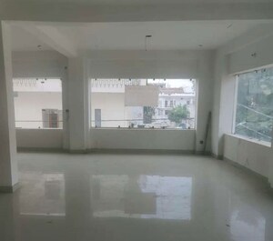 Parking in  Showroom at Hazratganj – for Rent