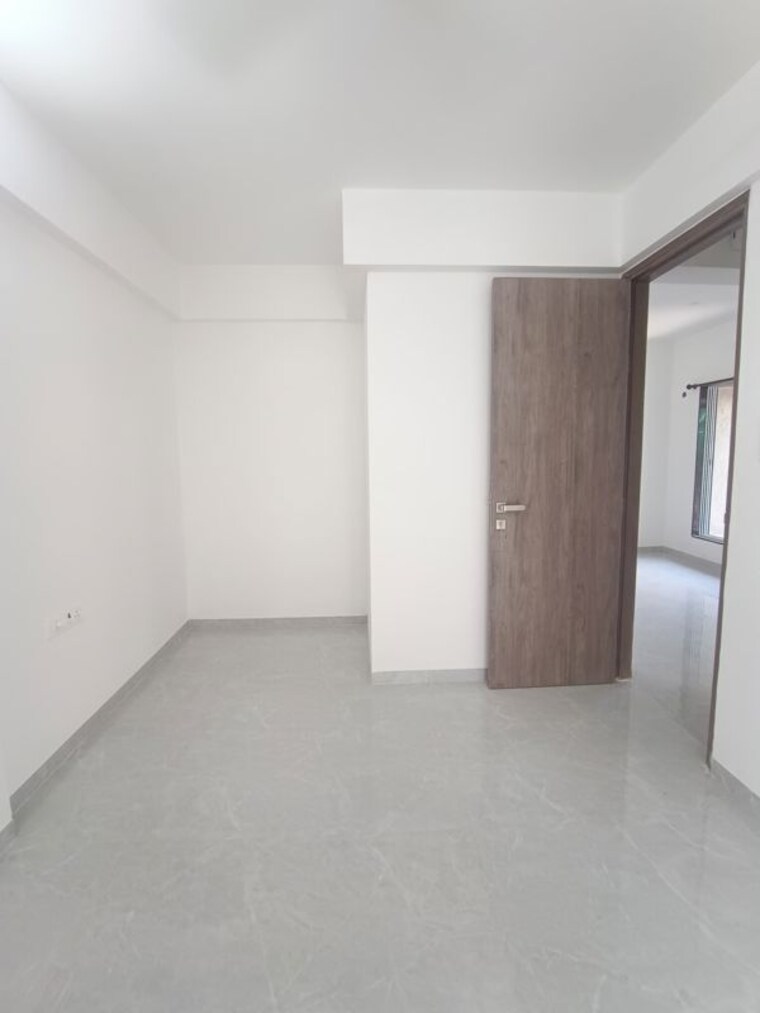Room, ic colony 2 Bedroom 580 Sq.Ft. Apartment In Ic Colony Mumbai 9811462