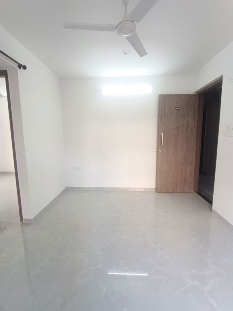 Room, ic colony 2 Bedroom 580 Sq.Ft. Apartment In Ic Colony Mumbai 9811462