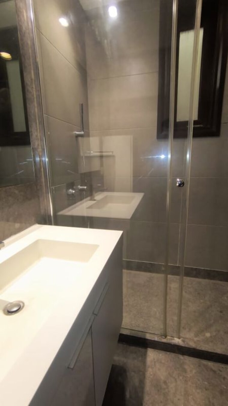 Bathroom, safdarjung development area 4 Bedroom 2500 Sq.Ft. Builder Floor In Safdarjung Development Area Delhi 9811463