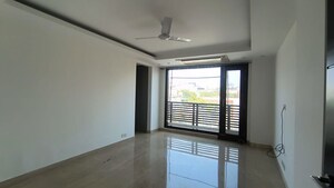 Room in 4 BHK Builder Floor at Safdarjung Development Area – for Rent
