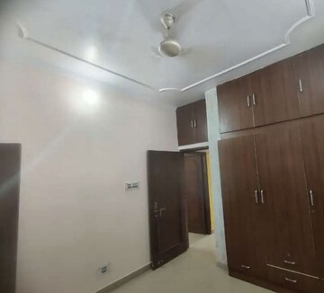 Room in 2 BHK Apartment at Butler Colony – for Rent