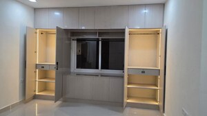 Room in 3 BHK Apartment at Aditya Capitol Heights, Hi Tech City – for Rent