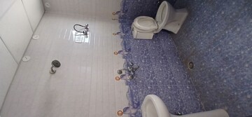 Bathroom in 3 BHK Apartment at Shyam Bankey Bihari Sharnam, Raj Nagar Extension – for Rent