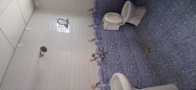 Bathroom, shyam-bankey-bihari-sharnam 3 Bedroom 1425 Sq.Ft. Apartment In Raj Nagar Extension Ghaziabad 9811530