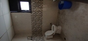 Bathroom in 3 BHK Apartment at Shyam Bankey Bihari Sharnam, Raj Nagar Extension – for Rent