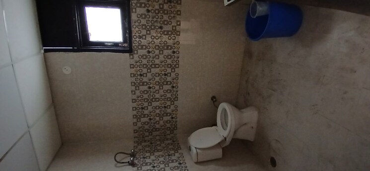 Bathroom, shyam-bankey-bihari-sharnam 3 Bedroom 1425 Sq.Ft. Apartment In Raj Nagar Extension Ghaziabad 9811530