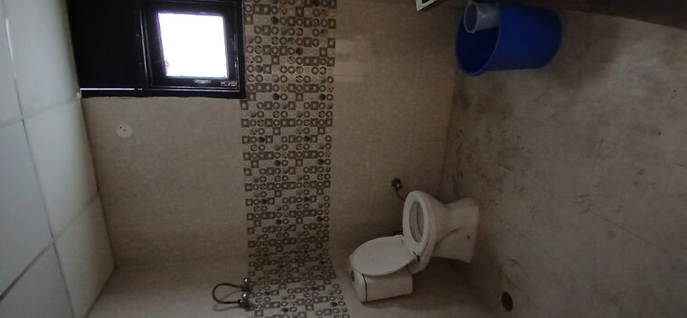 Bathroom, shyam-bankey-bihari-sharnam 3 Bedroom 1425 Sq.Ft. Apartment In Raj Nagar Extension Ghaziabad 9811530
