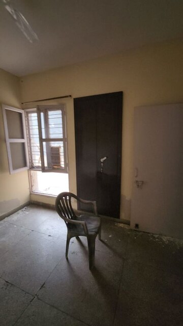 Room in 2 BHK Apartment at Rail Vihar Apartments, Sector 45 – for Rent
