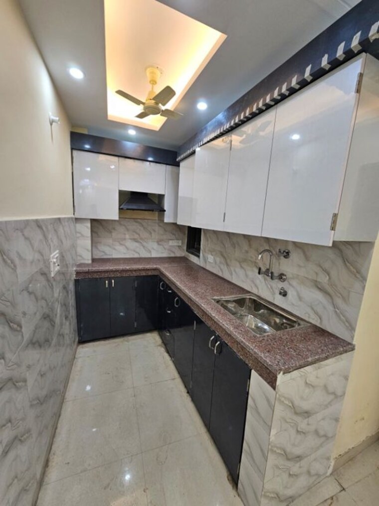 Kitchen, sector 8 dwarka 2 Bedroom 1100 Sq.Ft. Apartment In Sector 8 Dwarka Delhi 9811532