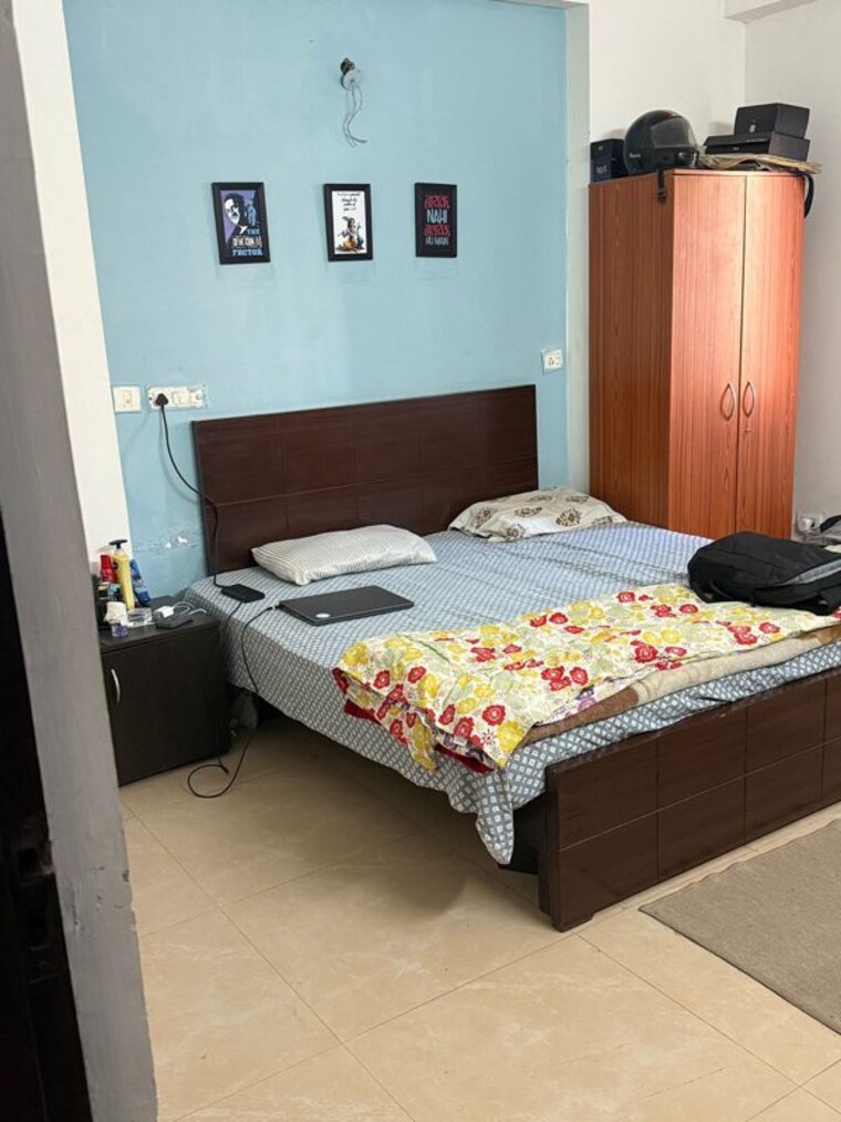 Bedroom, aims-golf-city 2 Bedroom 950 Sq.Ft. Apartment In Sector 75 Noida 9811540