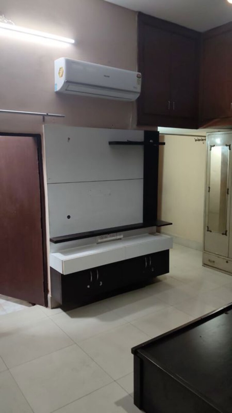 Kitchen, viraj khand 2 Bedroom 800 Sq.Ft. Independent House In Viraj Khand Lucknow 9811565