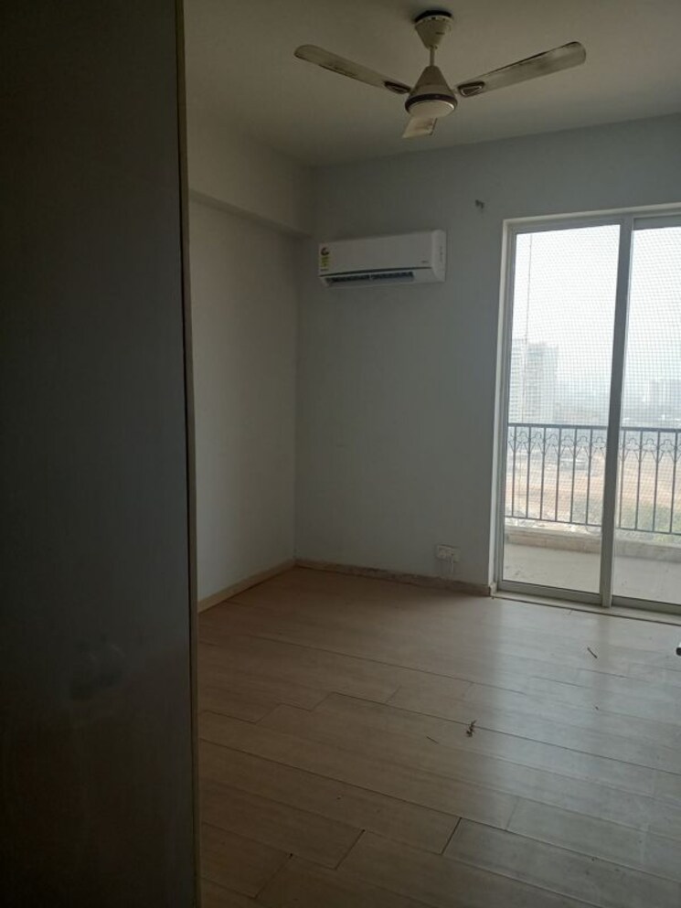 Room, dlf-new-town-heights-i 3 Bedroom 1845 Sq.Ft. Apartment In Sector 90 Gurgaon 9811581