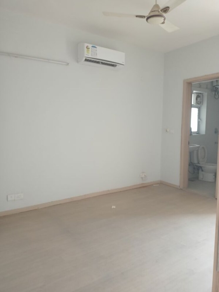 Room, dlf-new-town-heights-i 3 Bedroom 1845 Sq.Ft. Apartment In Sector 90 Gurgaon 9811581