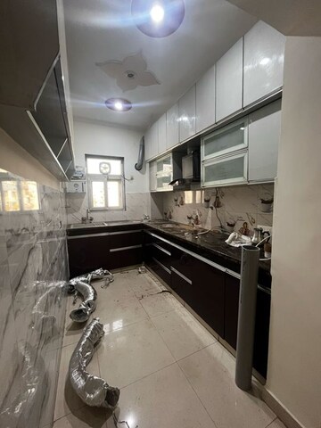 Kitchen in 2 BHK Builder Floor at Sector 43 – for Rent