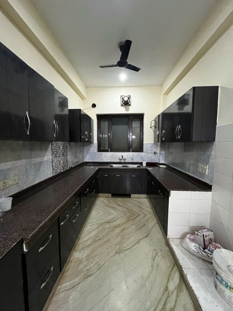 Kitchen, hong-kong-bazaar 2 Bedroom 1345 Sq.Ft. Builder Floor In Sector 56 Gurgaon 9811641