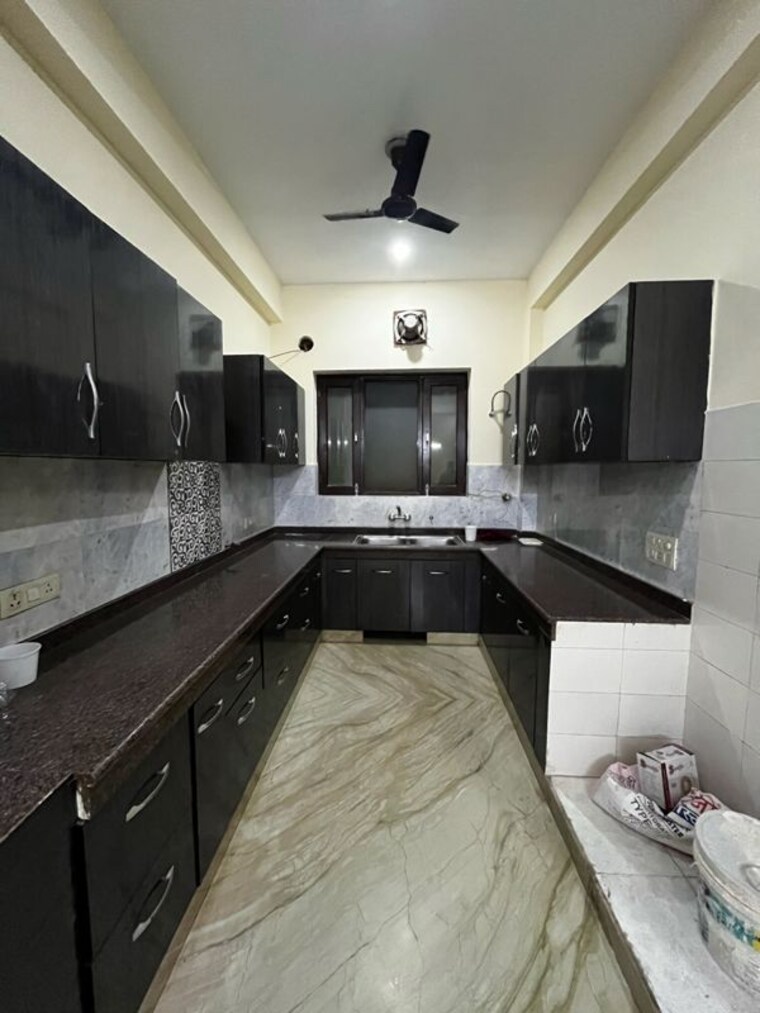 Kitchen, hong-kong-bazaar 2 Bedroom 1345 Sq.Ft. Builder Floor In Sector 56 Gurgaon 9811641