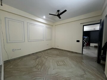 Room in 2 BHK Builder Floor at Hong Kong Bazaar, Sector 56 – for Rent