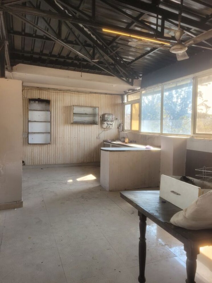 Room, malsi Pg For Boys & Girls In Malsi 9811652