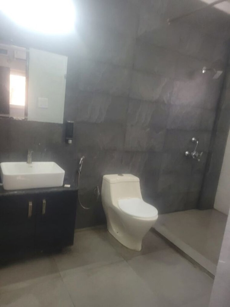 Room, malsi Pg For Boys & Girls In Malsi 9811652