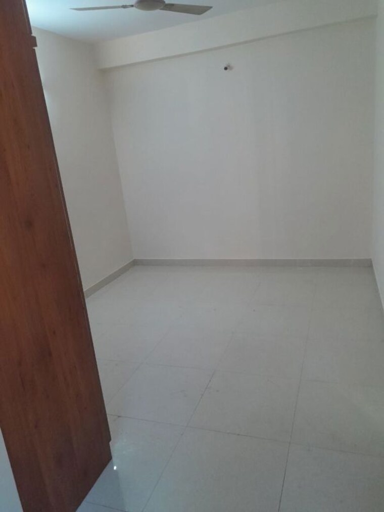 Room, ratu road 2 Bedroom 852 Sq.Ft. Apartment In Ratu Road Ranchi 9811686