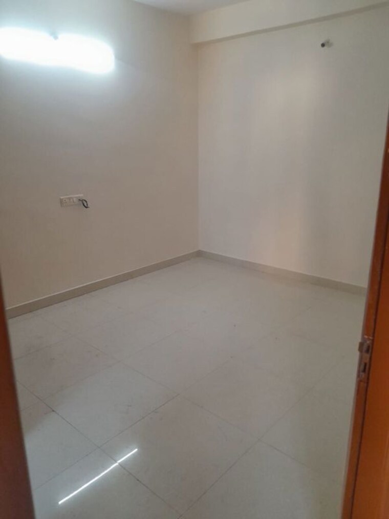 Room, ratu road 2 Bedroom 852 Sq.Ft. Apartment In Ratu Road Ranchi 9811686