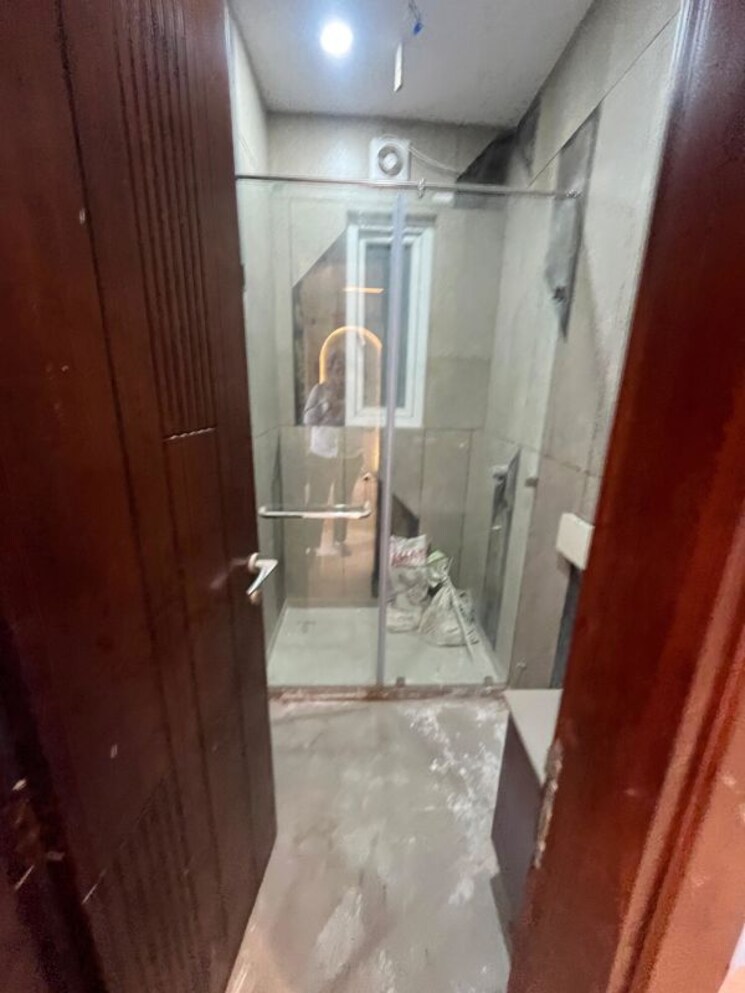 Bathroom, apex-anuradha-apartments 3 Bedroom 1350 Sq.Ft. Apartment In Paschim Vihar Delhi 9811709