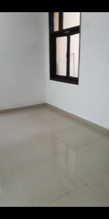Room in 3 BHK Apartment at Meenal Balmukund Residency, Raj Nagar Extension – for Sale