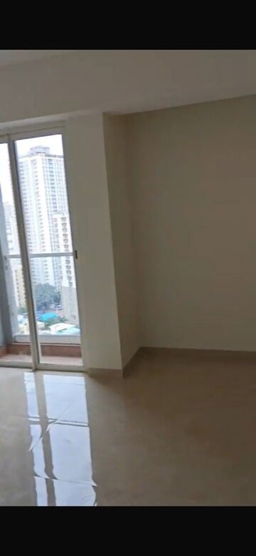 Room in 2 BHK Apartment at Indiabulls One Indiabulls, Pokhran Road No Two – for Rent