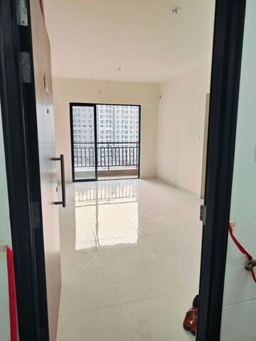 Room in 2 BHK Apartment at Runwal Garden City, Balkum Pada – for Rent