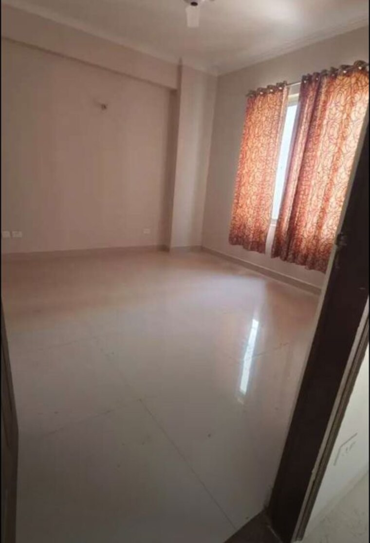 Room, gomti nagar 2 Bedroom 1450 Sq.Ft. Apartment In Gomti Nagar Lucknow 9811753