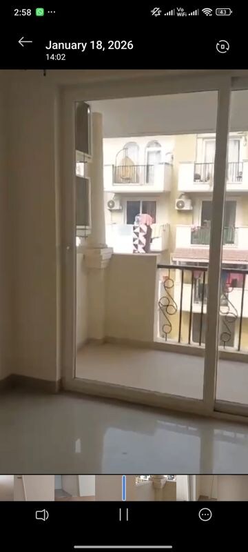 Room in 2 BHK Apartment at Emaar Emerald Estate, Sector 65 – for Rent