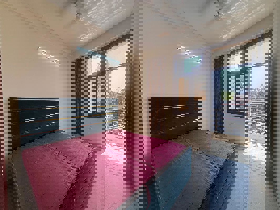 1 BHK + Study Room Builder Floor For Rent in Saket