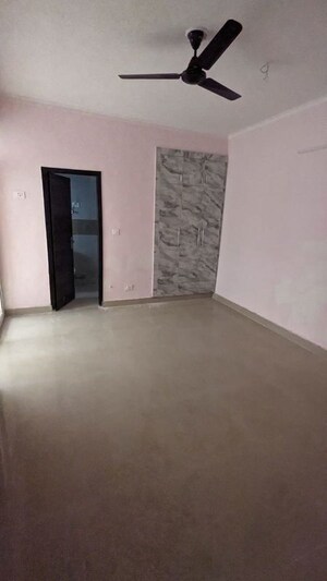 Room in 2 BHK Apartment at Gaur 14th Avenue High Street, Sector 16c Greater Noida – for Sale