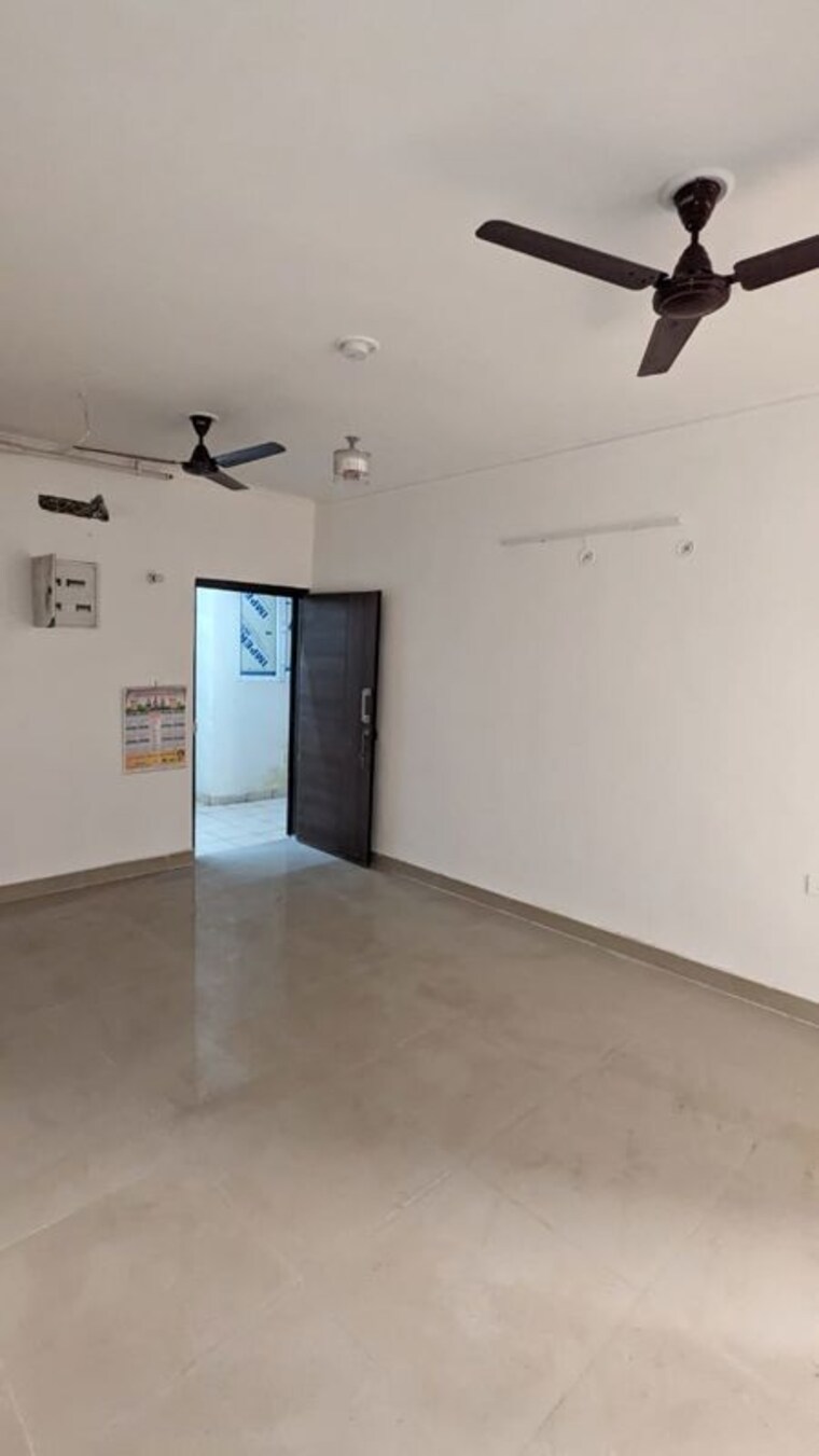 Room, gaur-14th-avenue-high-street 2 Bedroom 955 Sq.Ft. Apartment In Sector 16c Greater Noida Greater Noida 9811774